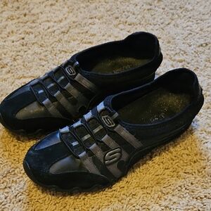 Skechers Women's Black and Gray Sneakers